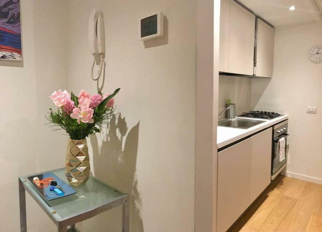 Joivy 1Br Apt In Isola With Stunning View To Bosco Verticale Milano Exteriör bild